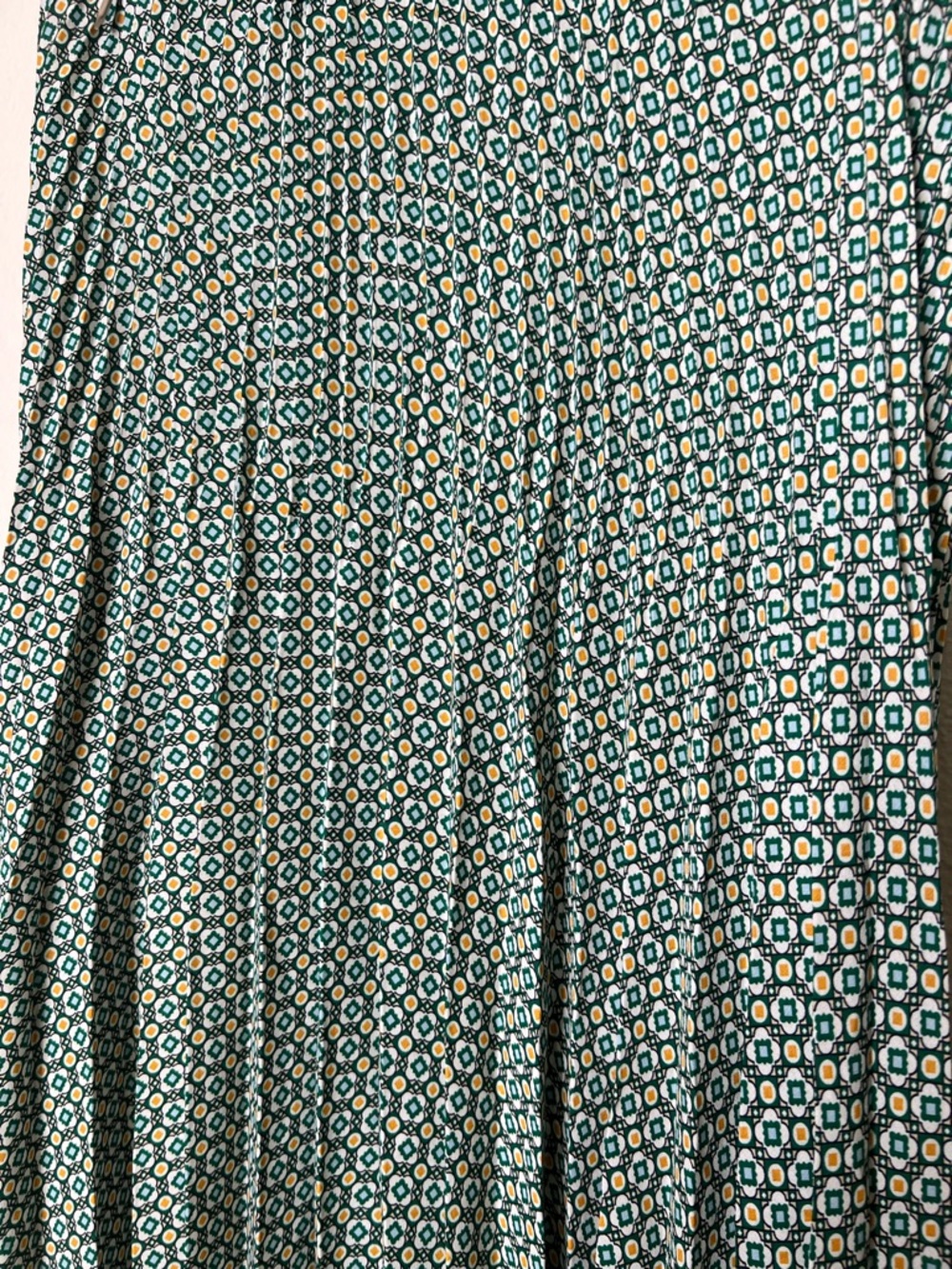 Pleated Geometric Midi Skirt in Green - Picture 3 of 4